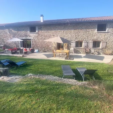 Holiday home Les Coqs De Mirebois ,maison De Campagne De 200 M2 Pour 10 Personnes